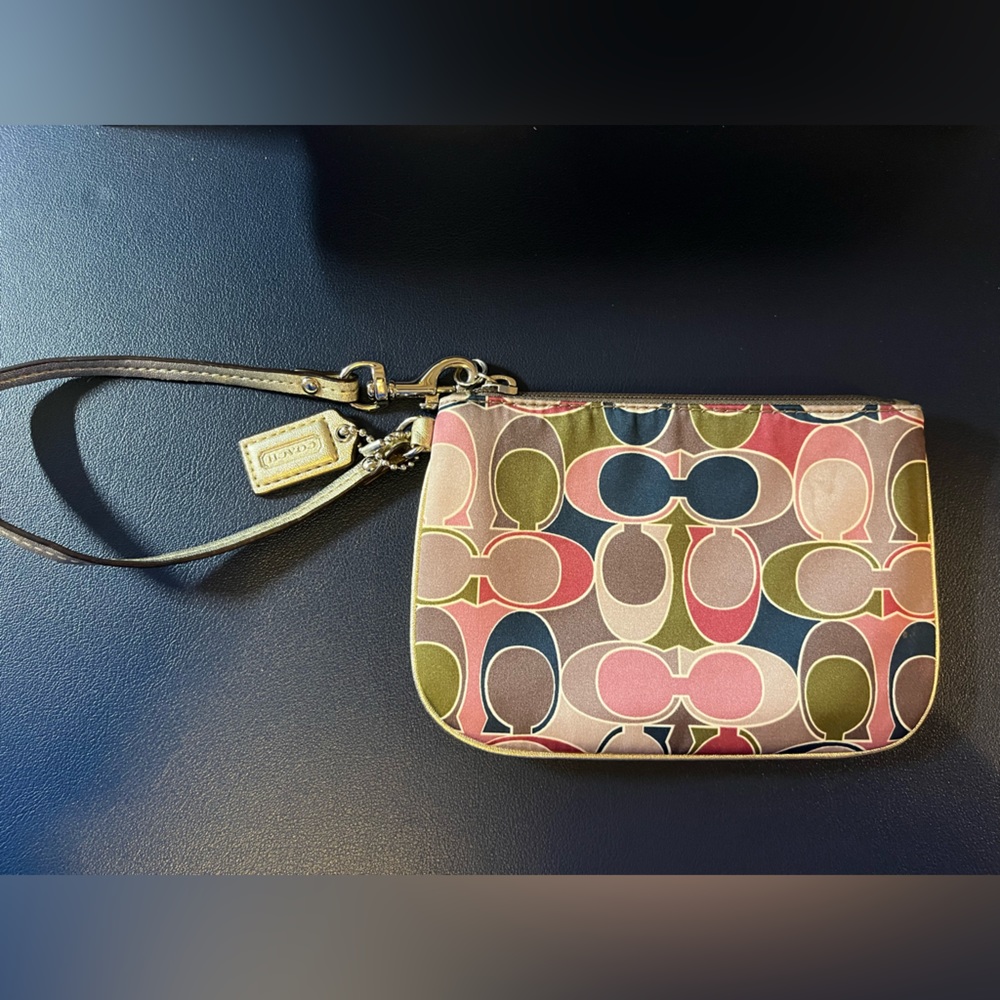 Small Coach wristlet